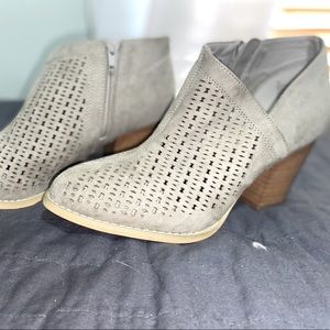 93 Vintage Ankle Booties